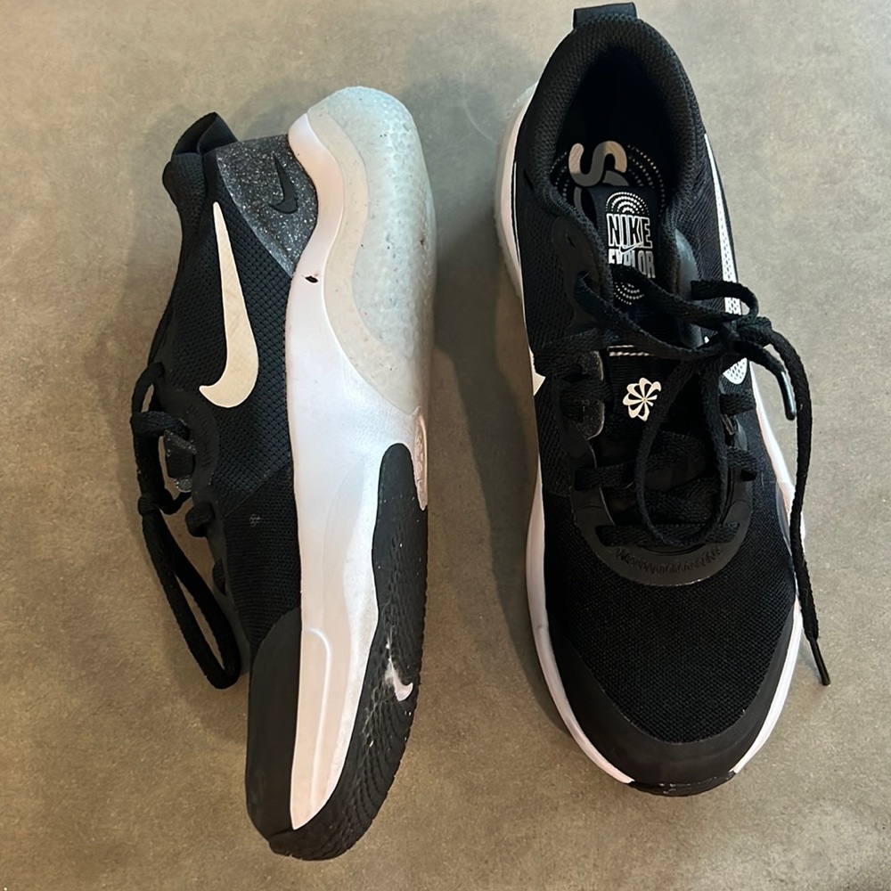 Nike explor next nature sneaker